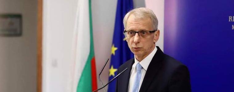 Денков: Учебната година ще започне на 15 септември, няма консенсус за удължаването й 