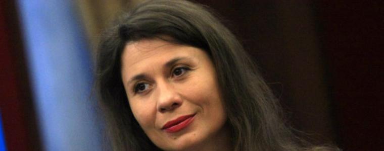 Депутатът  от ДБ  Елисавета Белобрадова с приемна в Добрич на 25 юни