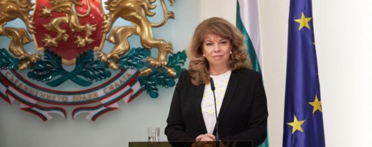 Йотова: Надявам се утре правителството и министрите да получат своето доверие