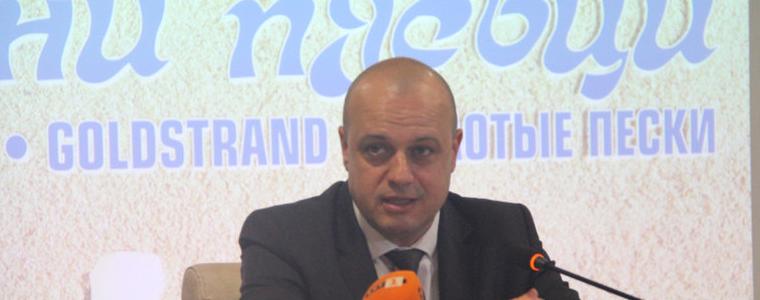 Министър Проданов: Очакваме около 6 млн. туристи това лято  