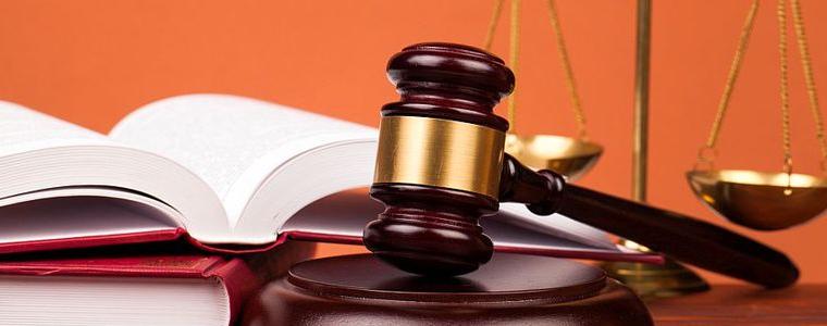Съдът в Добрич потвърди мерки „задържане под стража“, наложени на двама обвиняеми за грабеж 
