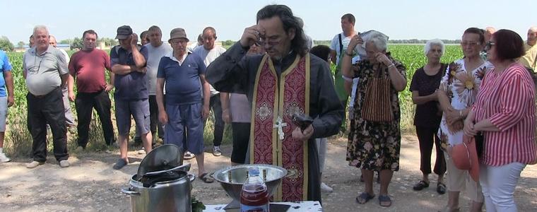 В Кардам се надяват и тази година молебенът да донесе дъжд (ВИДЕО)