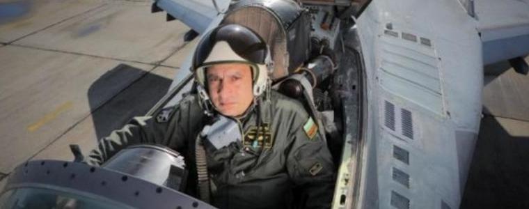 В Тюленово откриват паметник на загиналия преди година пилот подполк. Валентин Терзиев 