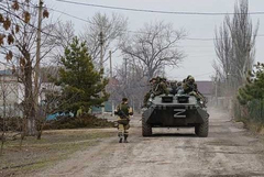 Руските войски в Украйна се насочват на юг, Славянск е новата фронтова линия в Донбас