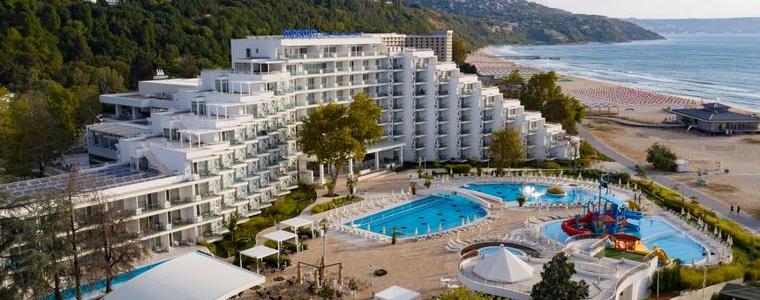 Фолклорни състави от цяла България си дават среща в Албена през септември