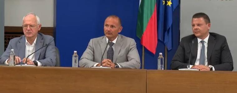 Кабинетът: Няма газ след септември, неизбежни са преговори с „Газпром"