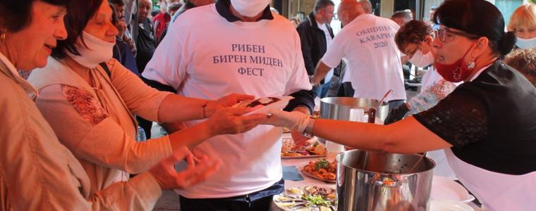 Кичка Бодурова на "Миден и рибен фест" в Каварна