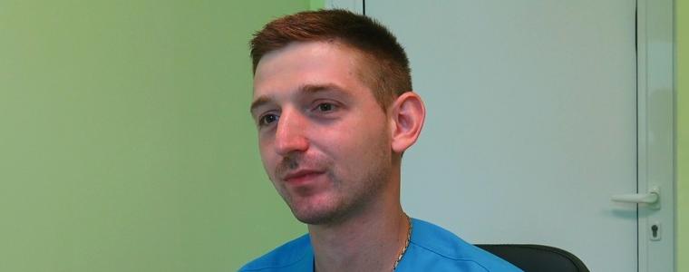 Класическа рехабилитация и лечение с игли комбинира млад физиотерапевт в Тервел, завърнал се от чужбина (ВИДЕО)