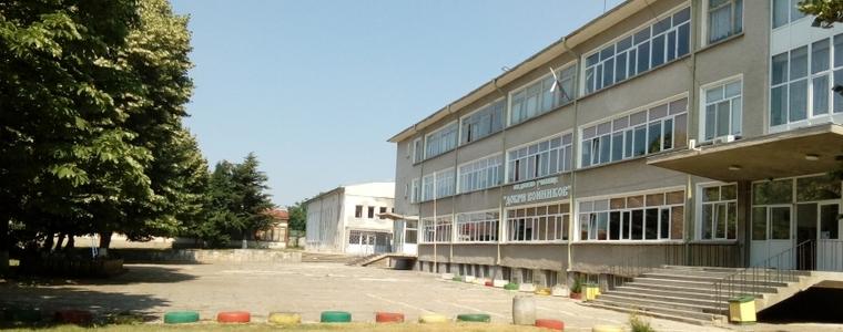 908 ученици влизат в класните стаи в община Добричка