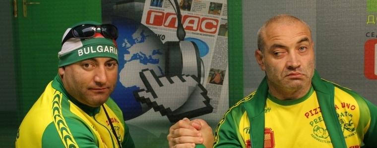 Двама от клуб „Хищник“ на лагер с националния отбор преди Световното по канадска борба