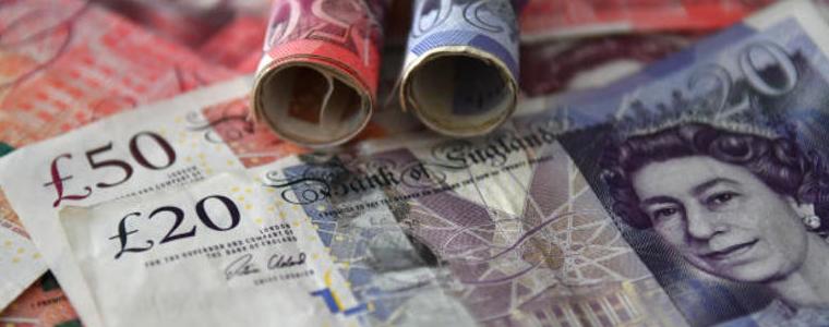 Хартиените банкноти във Великобритания се приемат само още седмица  