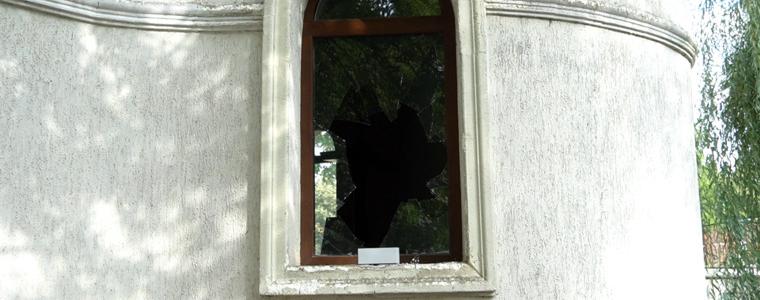 Задържаха крадец, влязъл с взлом в храм „Св. Климент Охридски“ тази нощ (ВИДЕО)