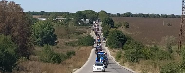 Започна протестното шествие на земеделци в Добрич