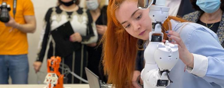 Бъдещи ученици и родители ще могат да се запознаят със STEM центъра в СУ „Любен Каравелов“ 