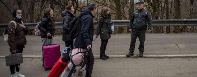 Хотелиерите притеснени - програмата за настаняване на бежанците изтича, а има нова вълна  