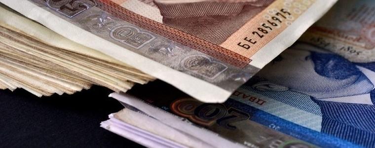 Изплащат увеличените пенсии на близо 900 000 пенсионери