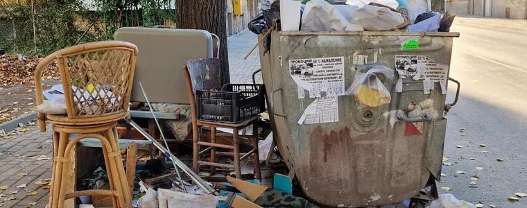 Община Добрич с апел да не се изхвърлят битови отпадъци до контейнерите за смет