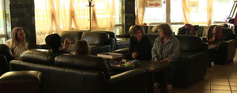 Пълна липса на яснота какво се случва с украинците в хотелите часове преди края на програмата (АУДИО)