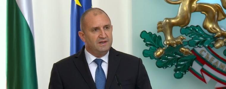 Радев: Унизително е политическият процес да бъде подчинен на дилемата дали някой посланик да присъства