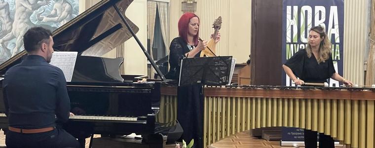 „UnTraditional Trio” очарова с изпълненията си добричката публика (ВИДЕО)
