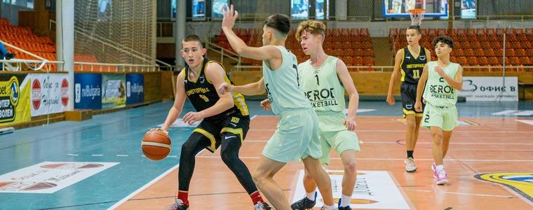 БАСКЕТБОЛ: "Ънстопабъл" победи "Берое" в Елитната група до 16 години