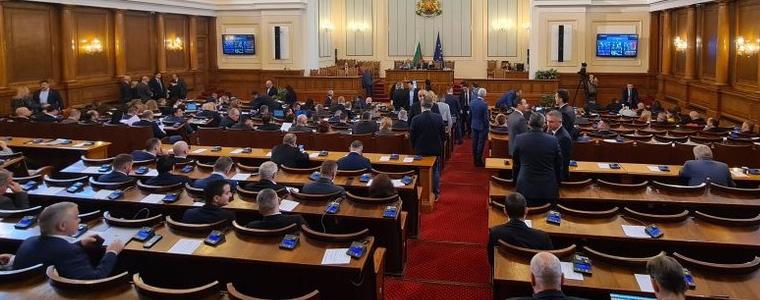 Депутатите приеха на първо четене удължаването на бюджета