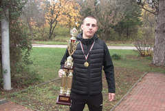 Ростислав Тодоров от Добрич спечели най-ценния трофей в българския киокушин (ВИДЕО)