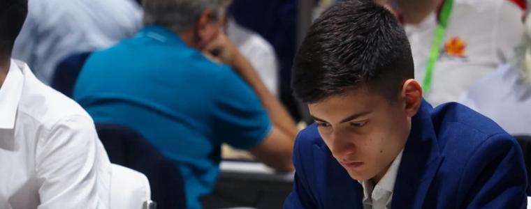 Момчил Петков стартира с победа на турнира в Барселона