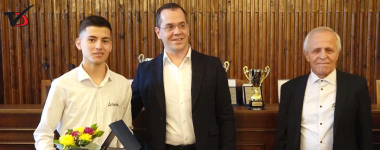 Наградиха най-добрите спортисти и отбори на Добрич за 2022 г. (ВИДЕО)