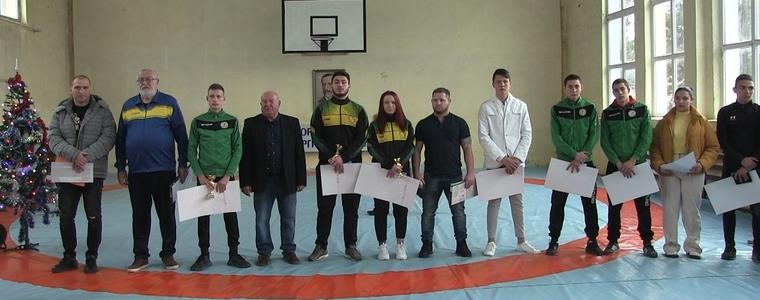 Наградиха най-добрите спортисти и отбори на Спортното училище (ВИДЕО)