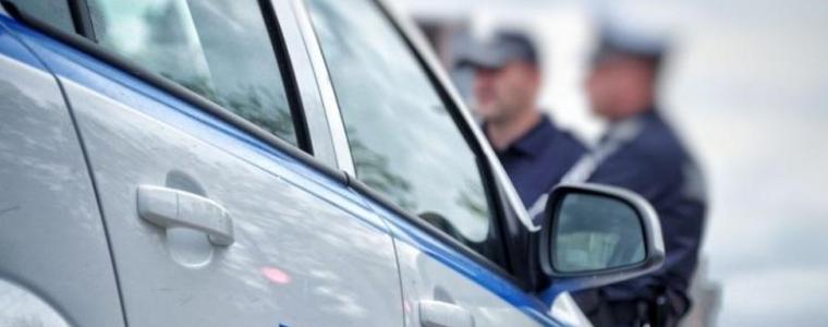 Продължават засилените полицейски проверки 