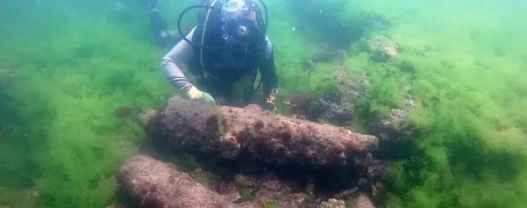 Две железни корабни оръдия на над 200 години извадиха от морето край нос Калиакра