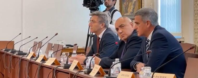 Лидерската среща – открит разговор, без искания, но с чукащи на вратата избори