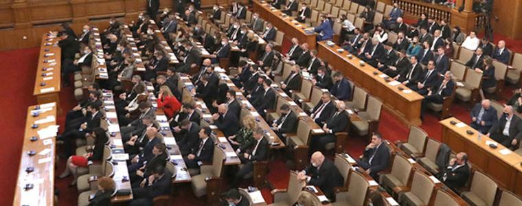 Парламентът освободи Цветан Цветков от поста председател на Сметната палата