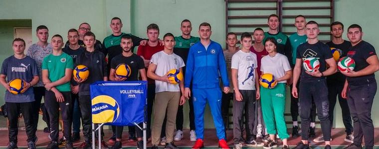 Волейболисти на Добруджа 07 се включиха в занимания на ученици в ПГАС