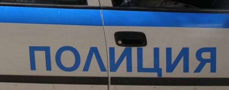 Задържаха мъж, хвърлил паве по полицейска кола в Добрич