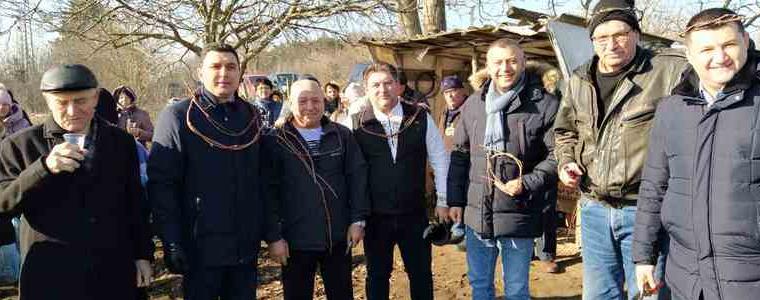 Генерал Тошево за първи път отбеляза Трифон Зарезан в лозе извън града (ВИДЕО)