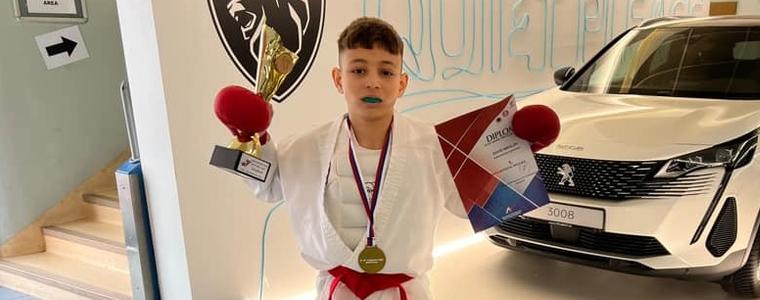 КАРАТЕ: Давид Николов е шампион на Гран при на Словакия