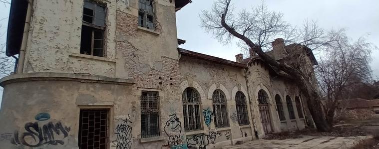 Община Добрич продължава да търси възможности за поддържане на старата жп гара