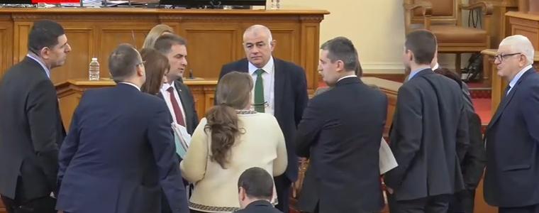 Окончателно: Минималната работна заплата ще е 50% от средната брутна