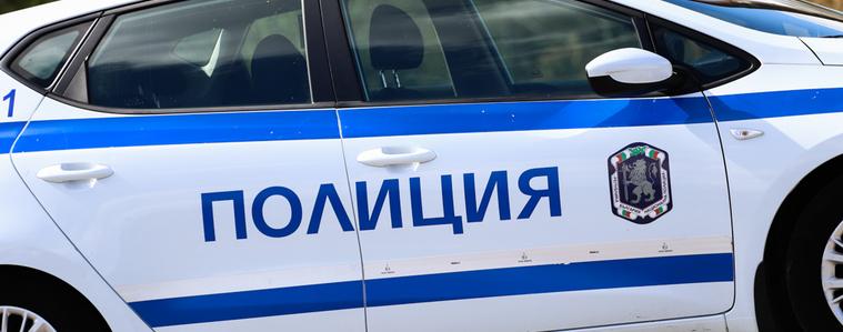 Полицията задържа мъж, управлявал автомобил с различни регистрационни табели