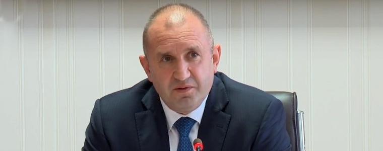 Радев критикува: Партиите гледат на армията ни като на донор за Украйна
