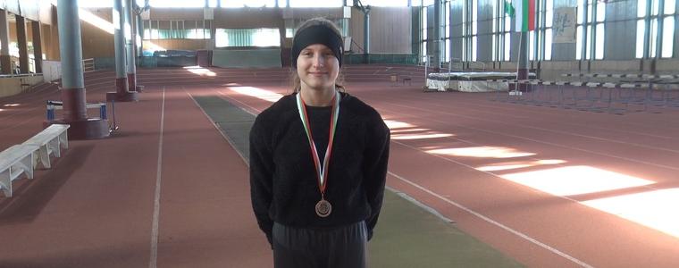 Състезателка на СКЛА „Добруджа“ – в ТОП 3 на най-добрите лекоатлетки в България под 14 г. (ВИДЕО)