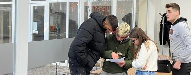 Ученици от СУ „Любен Каравелов” участваха в образователна беседа