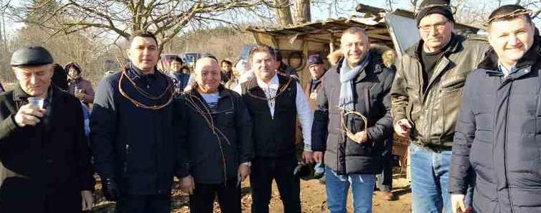 В Генерал Тошево зарязаха лозата за здраве и берекет