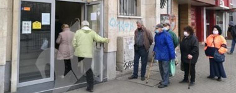 336 хил. пенсионери продължават да работят, вдигат пенсията си с 13,20 лв