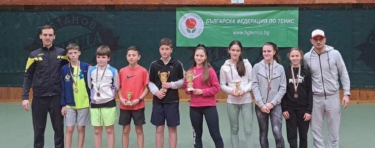 Клуб “Изида” отново бе домакин в регионален турнир по тенис за юноши и девойки до 14 г. 
