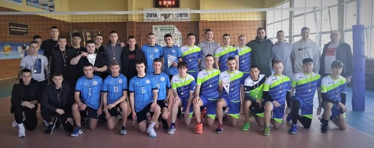 Отборът на СУ „Димитър Талев“ - първенец по волейбол на ученическите игри в Добрич