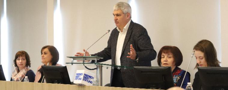Заплатите на мъжете в България са 15% по-високи от тези на жените