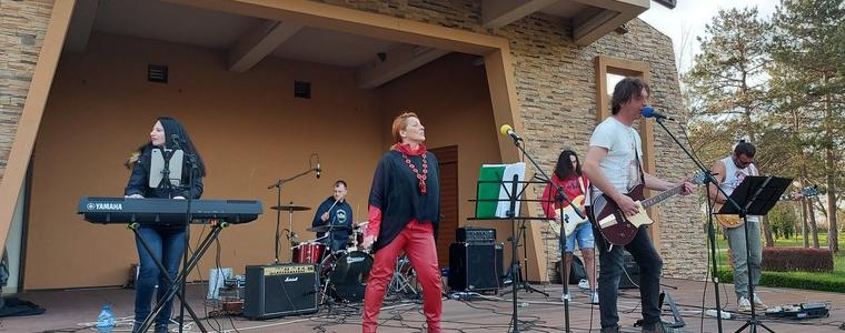 Близо 3000 лева събраха на благотворителен концерт в Шабла за болно дете от Каварна